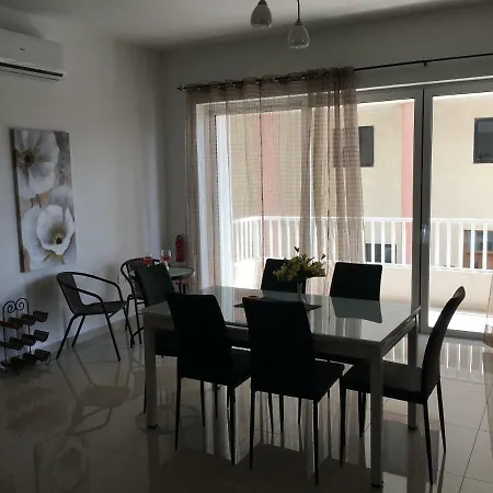 3 Bedroom Modern Spacious Big In Qawra Apartman San Pawl il-Baħar
