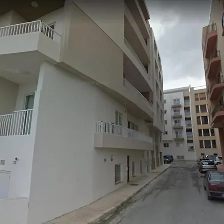 3 Bedroom Modern Spacious Big In Qawra Appartement *